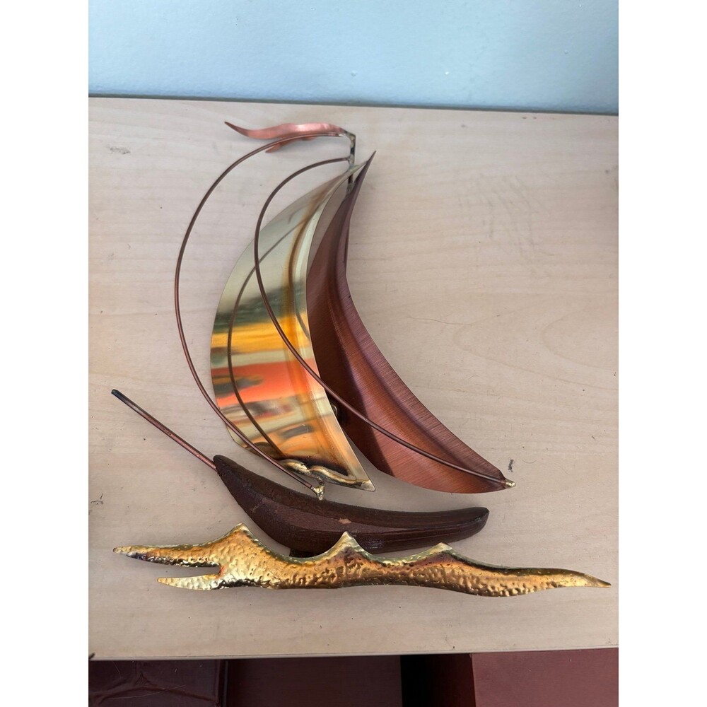 Vintage Sailboat decor - Picture 3 of 8